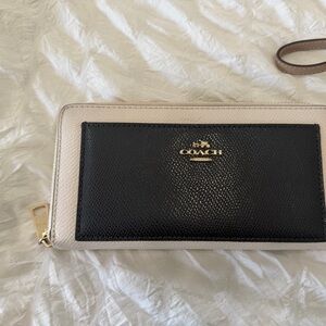 Coach Black and Cream Zip-Around Wallet with Front Pocket